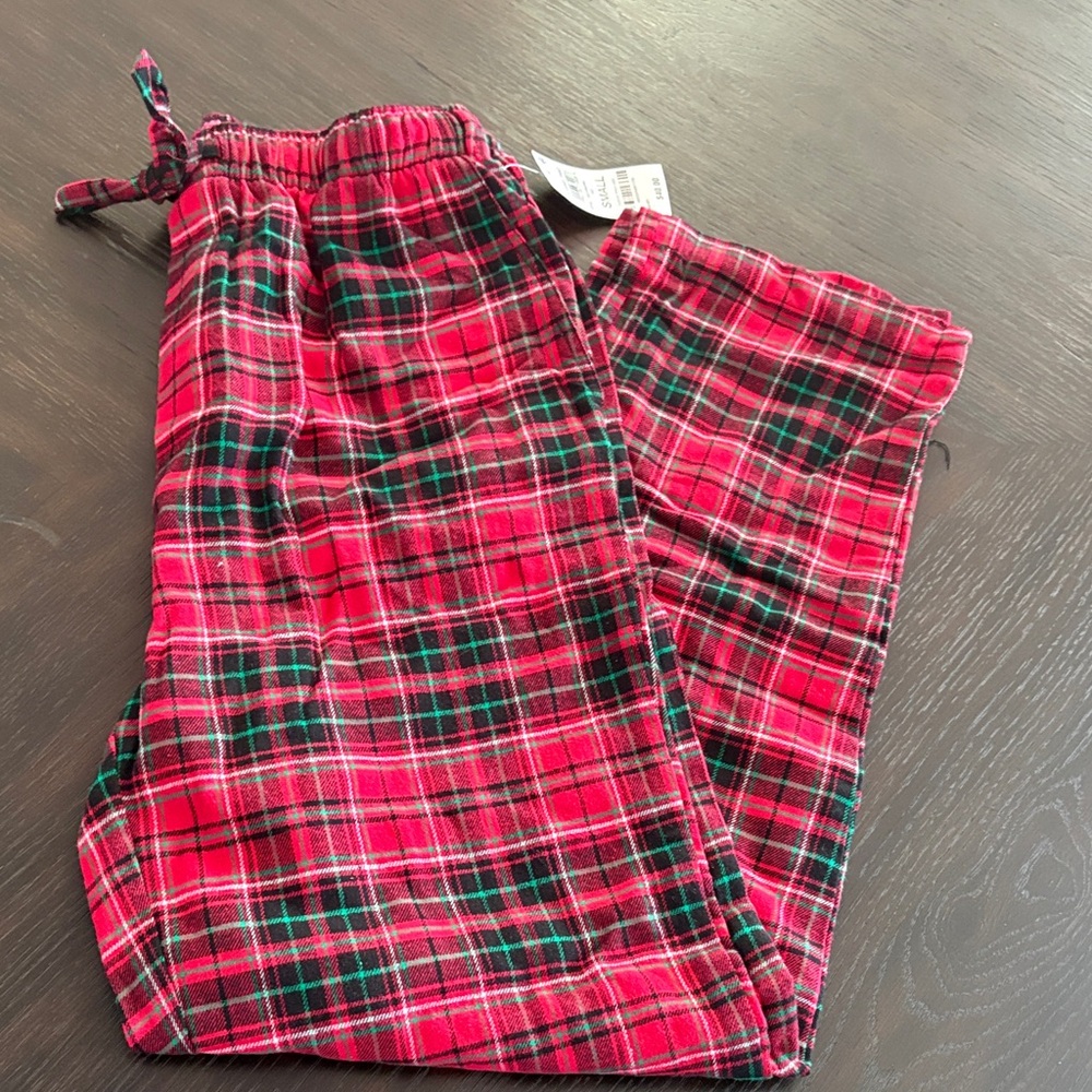 Plaid‎ lounge Pajamas size small
